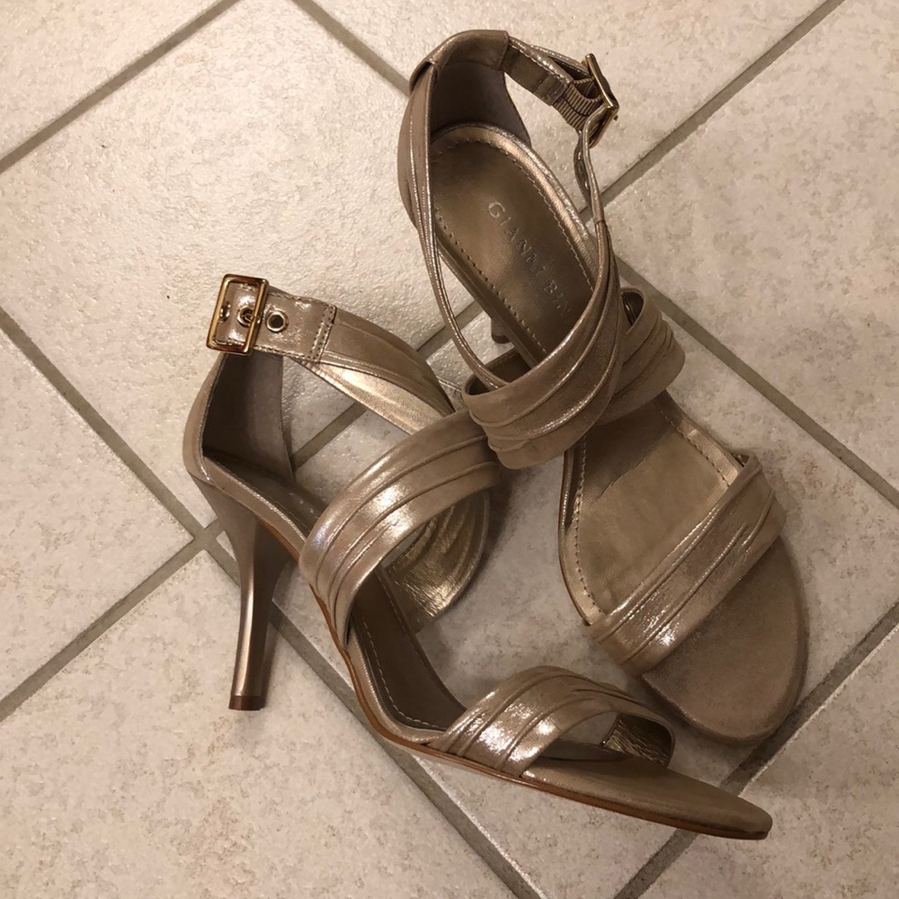 Gianni Bini “Gold Fusion” heels size 8